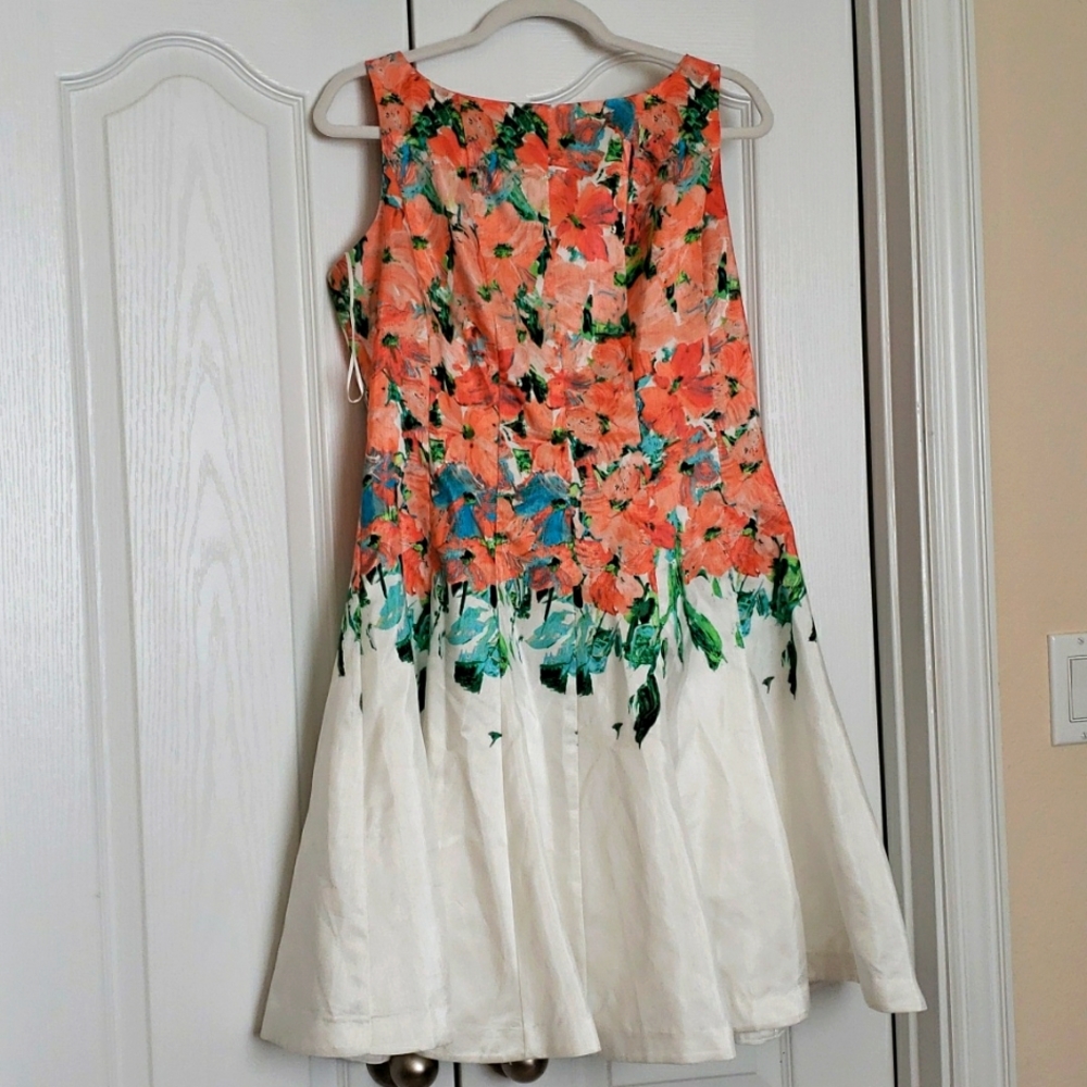 Beautiful white and peach flowered dress size 14